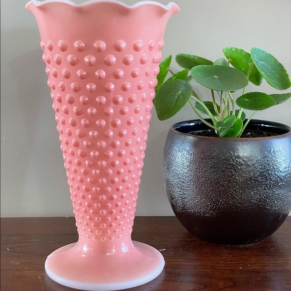 SOLD- HTF Anchor Hocking Milk Glass Hobnail Vase in Pink - Picture 1 of 2